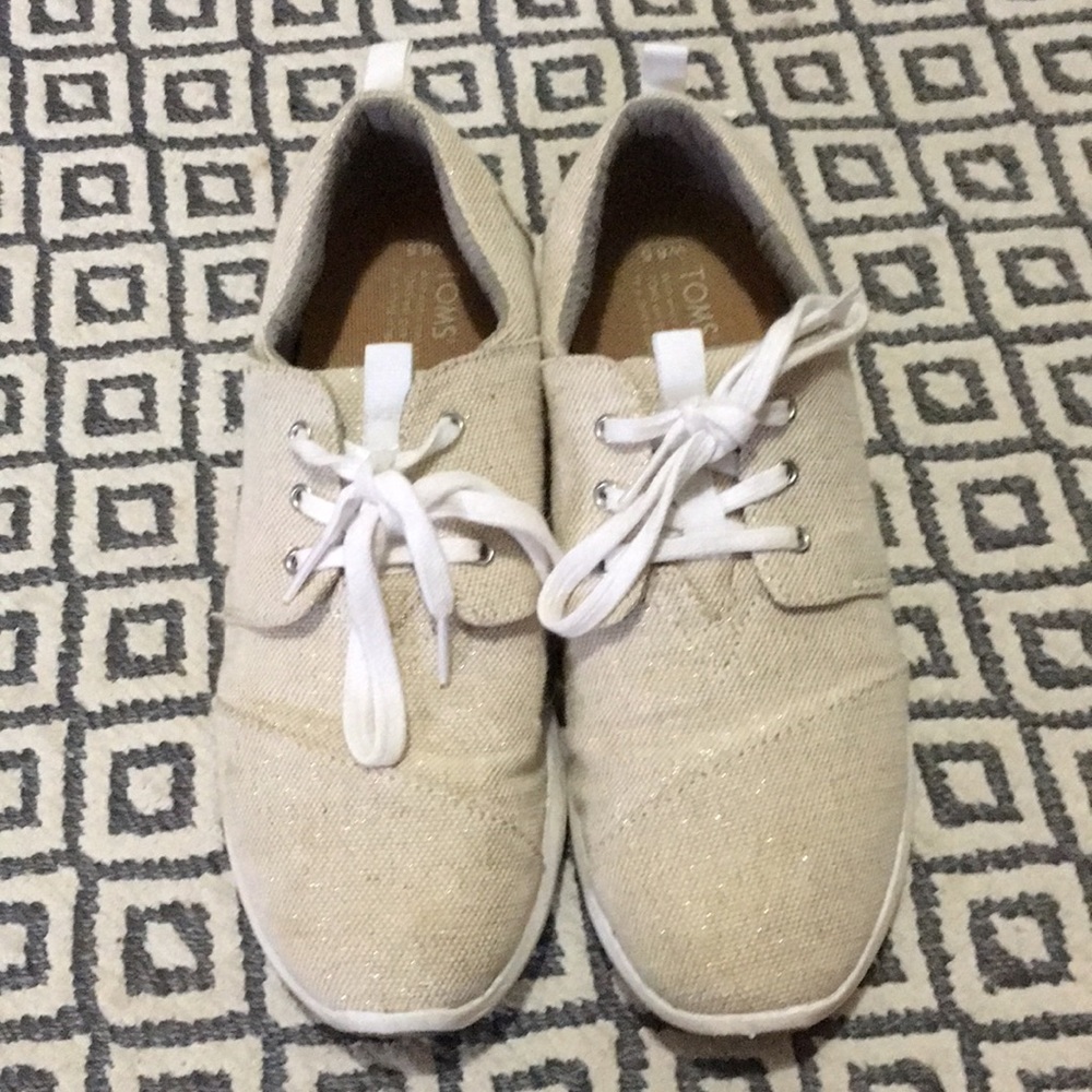 Tom’s Sneakers
